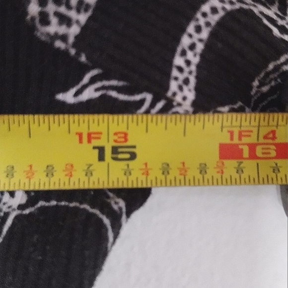 no Boundaries long sleeve ribbed top with all over design size med - Picture 5 of 6